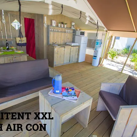 Aldeamento Turístico Easyatent Safari Tent Bijela Uvala 4*