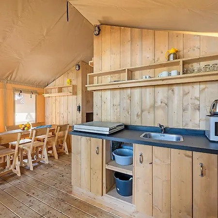 Aldeamento Turístico Easyatent Safari Tent Bijela Uvala Mugeba